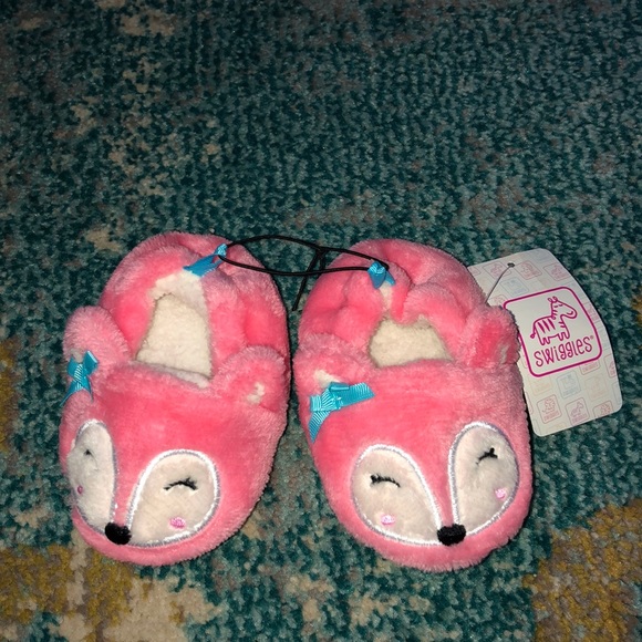 Swiggles Other - 🧜🏼‍♀️3 for $15 item!🧜🏼‍♀️
 fox slippers